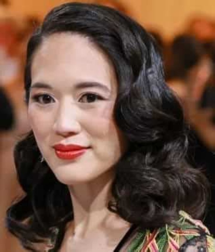 Decoding The Wealth & Life Of Vivian Kao: A Tycoon's Journey