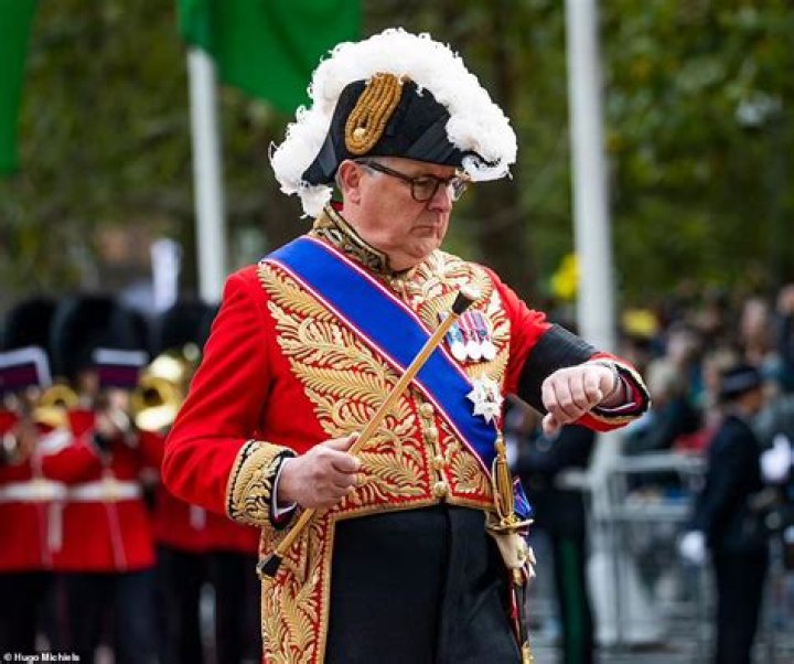 Edward Fitzalan-Howard, 18th Duke of Norfolk Biography, Age, Height, Wife, Net Worth, Family