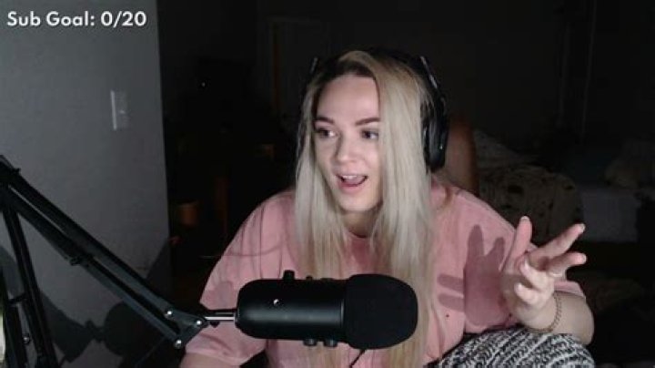 Erobb221 Girlfriend Kato_Kat Age Gap Meet Her On Instagram ·