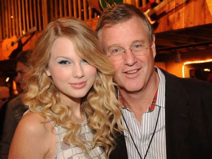Exploring The Height Of Scott Kingsley Swift