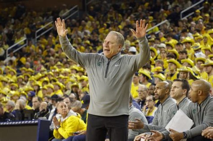 How Tall Is Tom Izzo?
