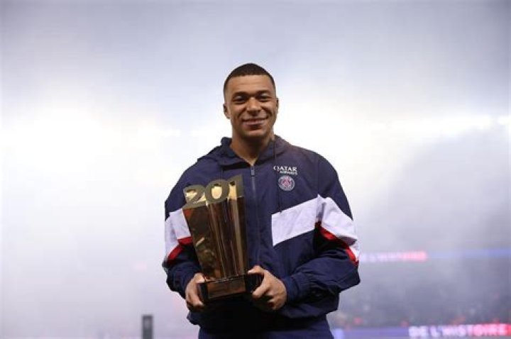 Is Mbappe Cr7 Son Why Do They Have The Same Last Name? Parents And Siblings ·