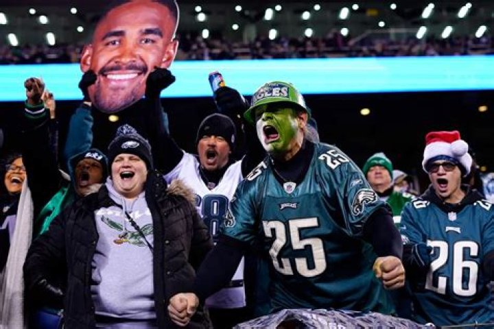 Which is the worst fan base in the NFL? Anonymous players speak up ·