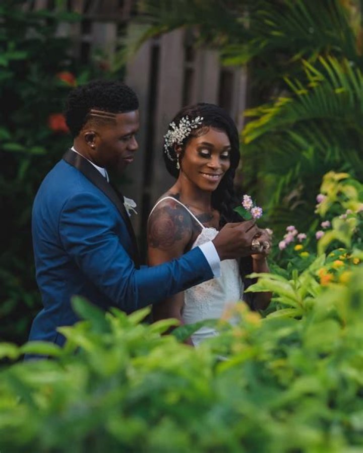 Who is Elaine Thompsons husband? Know all about Derron Herah ·