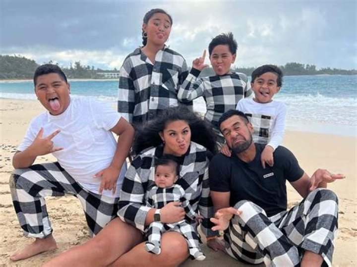 Who Is Gipper Finau? How Many Brothers Does Tony Finau Have? His Family Details ·